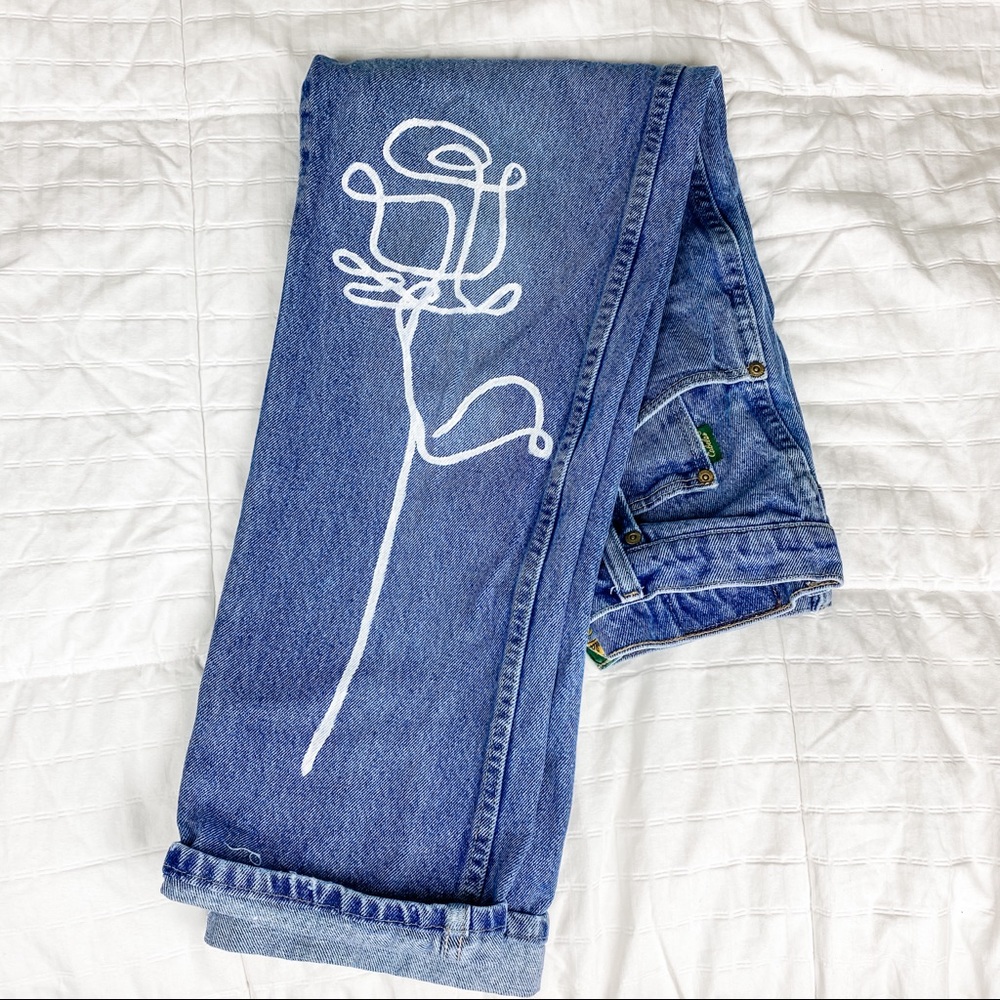 Hand painted jeans🌸